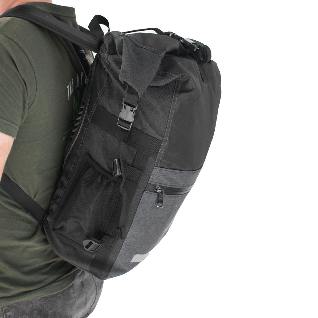 MORRAL NEGRO+GRIS TIPO DRY BAG 26 LT.