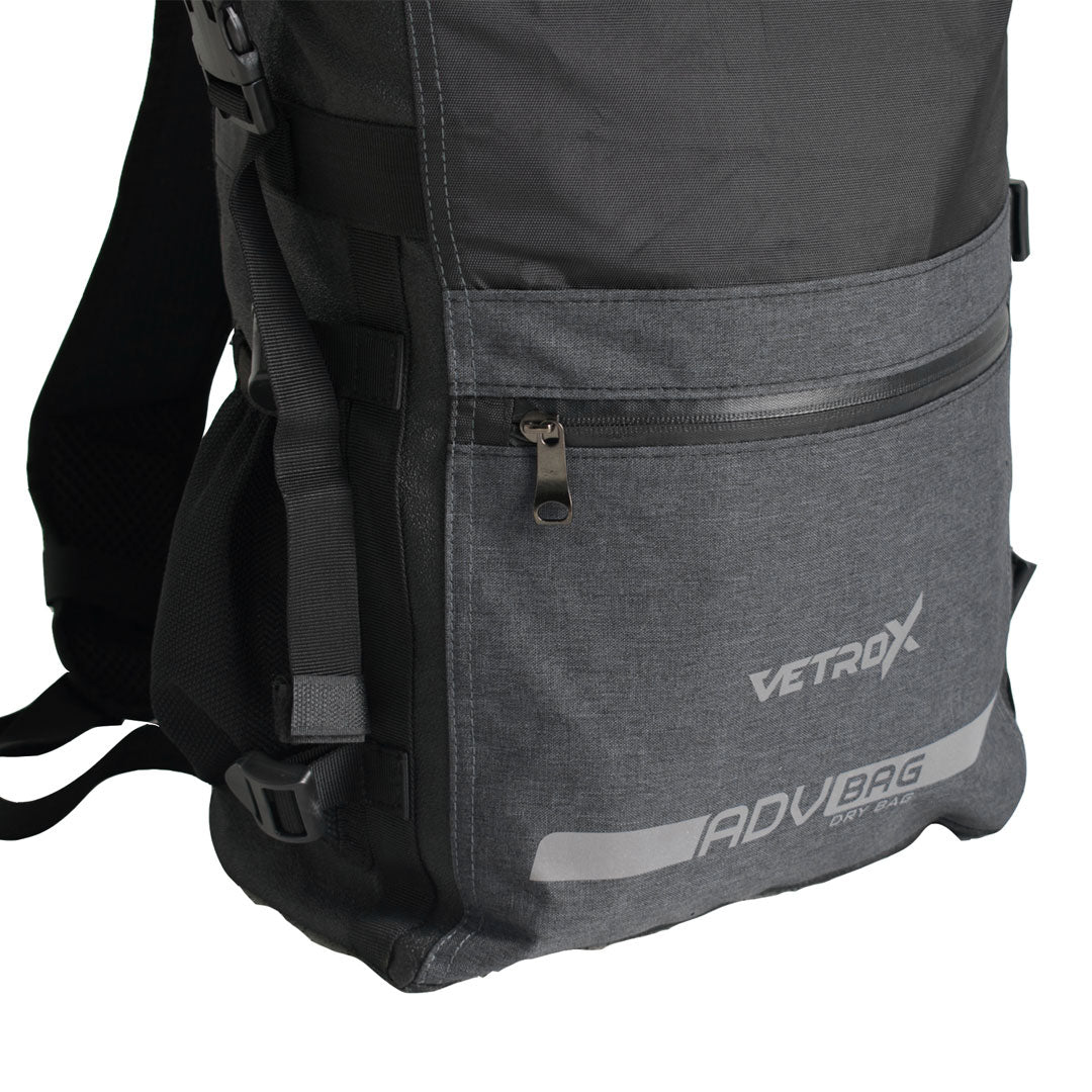 MORRAL NEGRO+GRIS TIPO DRY BAG 26 LT.